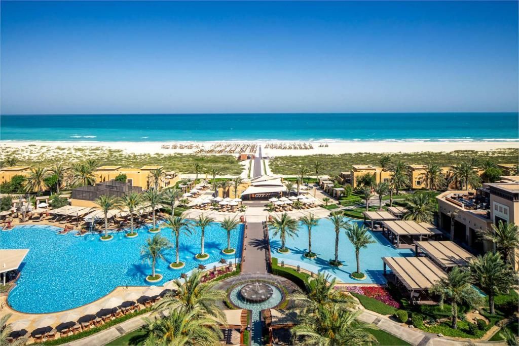 Saadiyat Rotana Resort & Villas