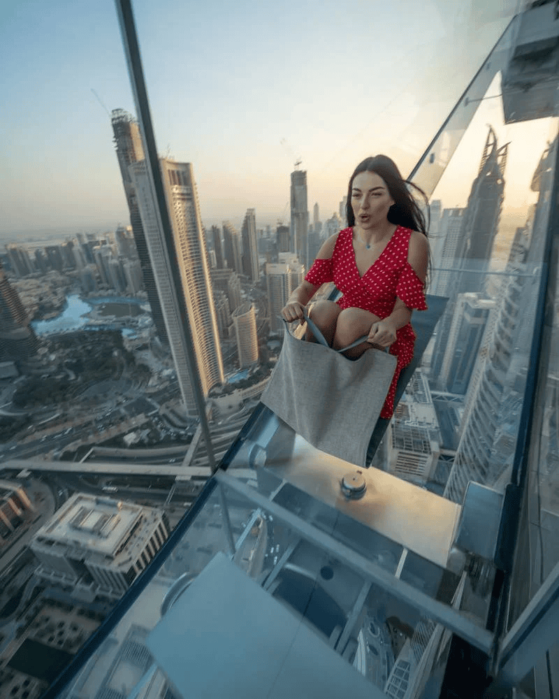 https://cdn.twocontinents.com/cdn-cgi/image/width%3D3840/https%3A//cdn.twocontinents.com/Sky_Views_Observatory_Glass_Slide_Dubai_fd686f3eb4.jpg