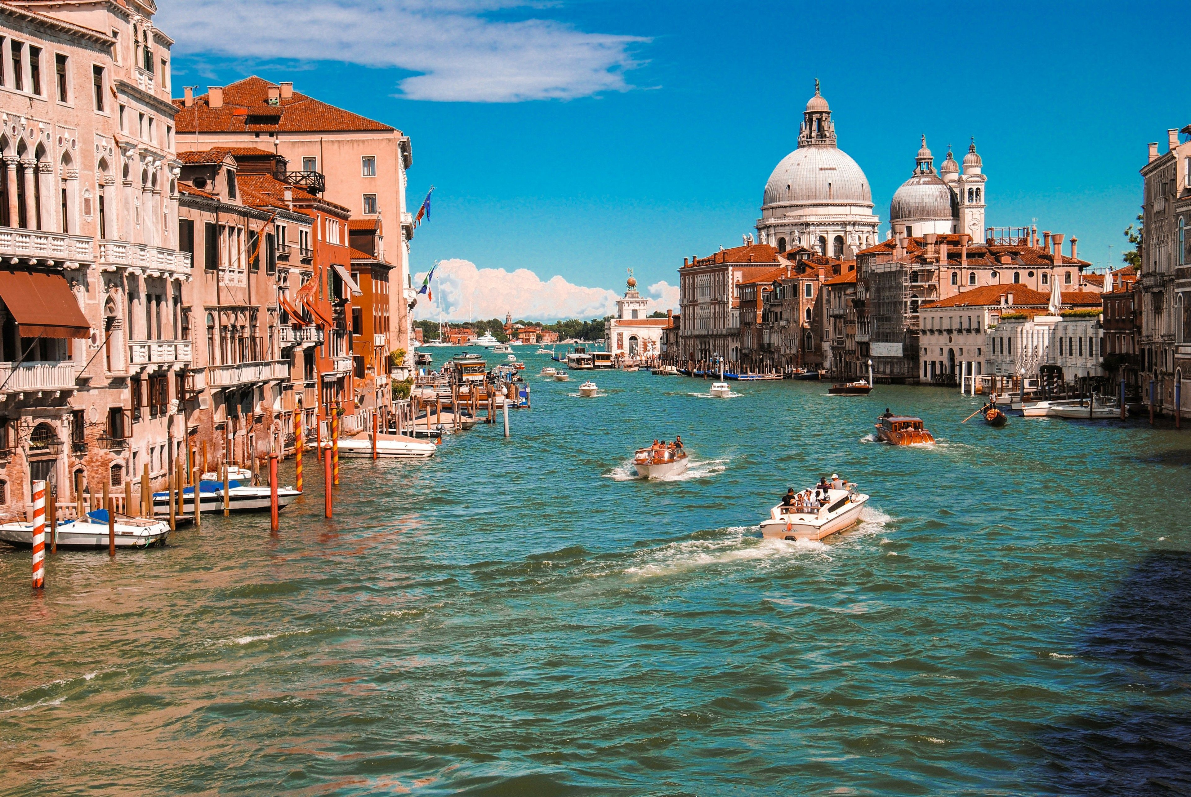 Paid sightseeing in Venice