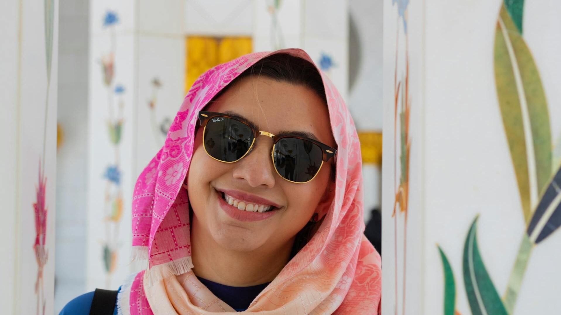 Zwiedzanie meczetu w Abu Dhabi.