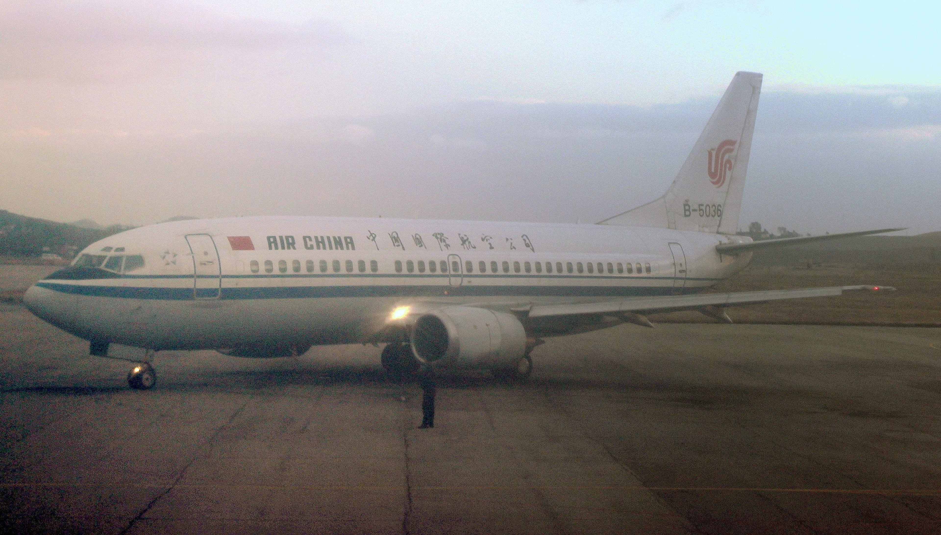 Un avion Air China pe aeroportul din Coreea de Nord
