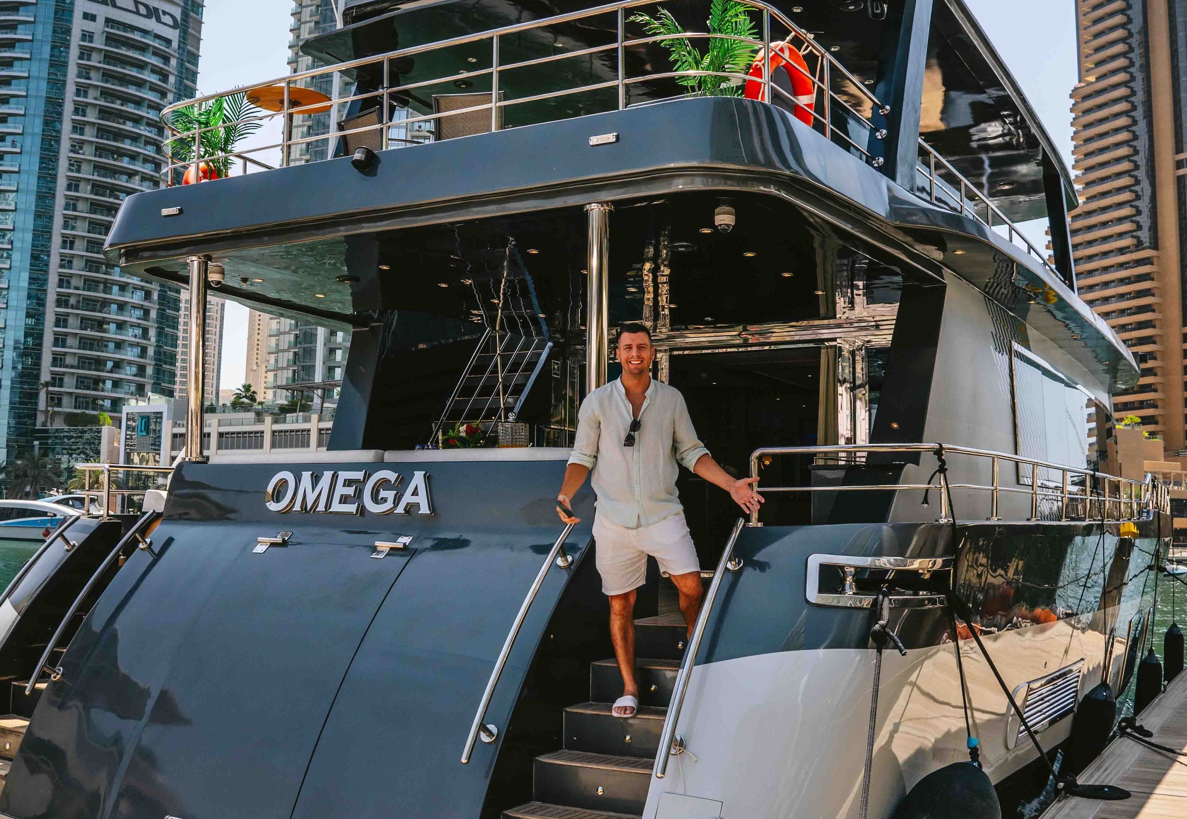 How much does it cost to rent a yacht in Dubai?