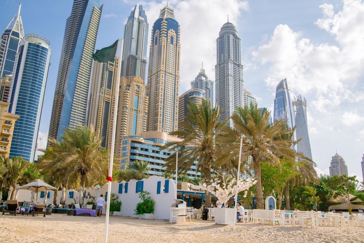 Dubaj latem.