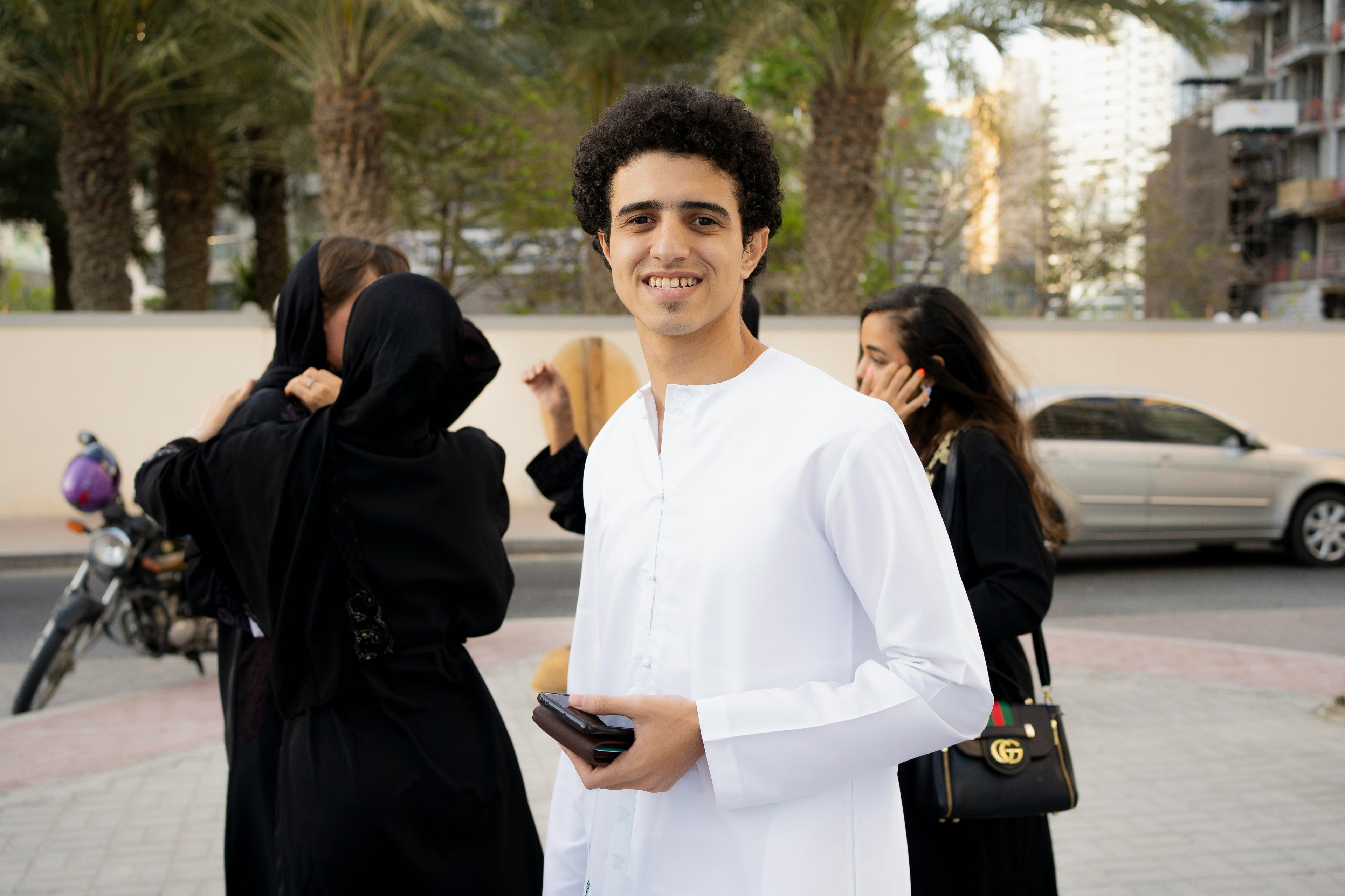 Emiratele reduc vârsta majoratului la 18 ani