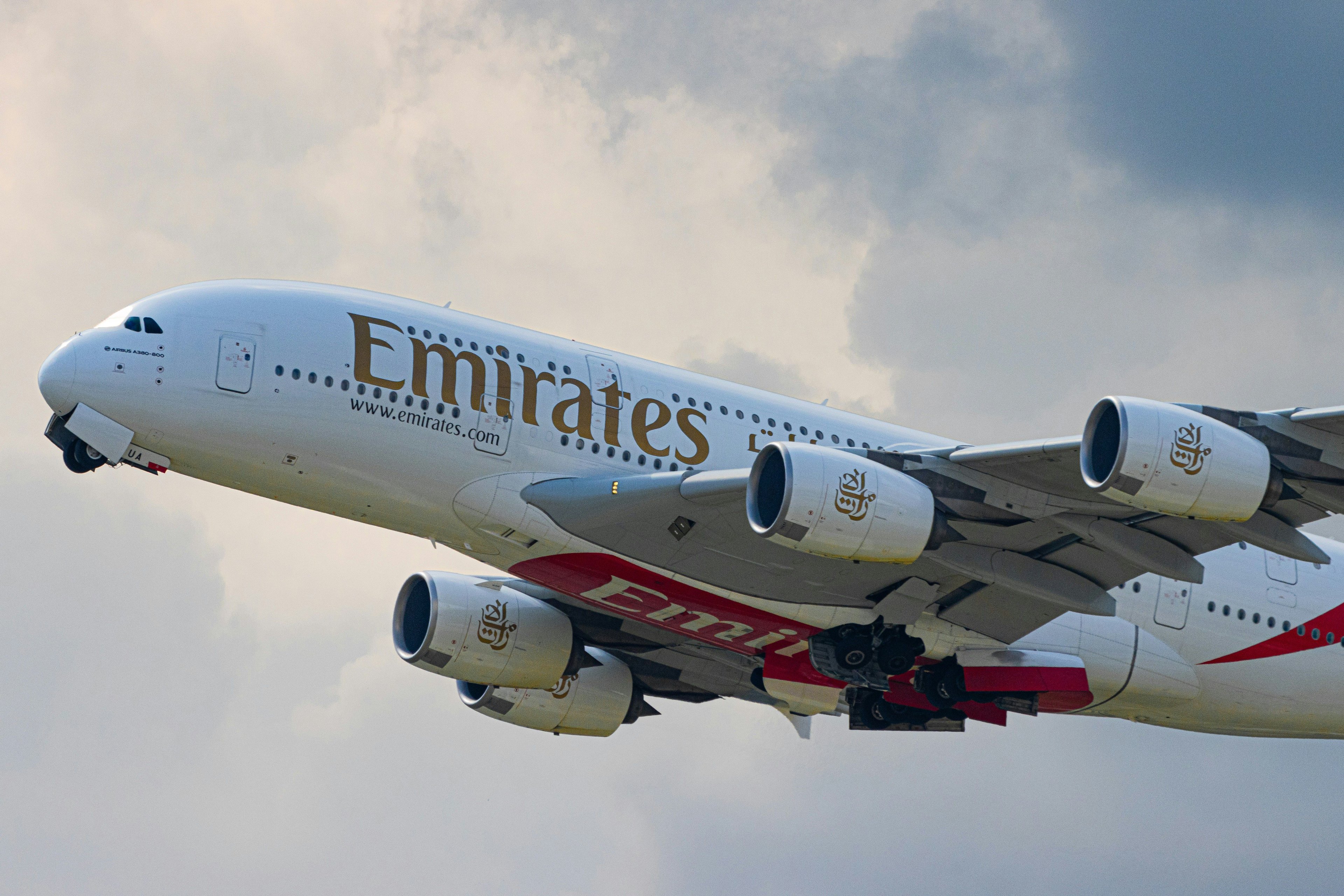 Compania aeriană Emirates lansează o asigurare de călătorie cu acoperire în caz de conflict