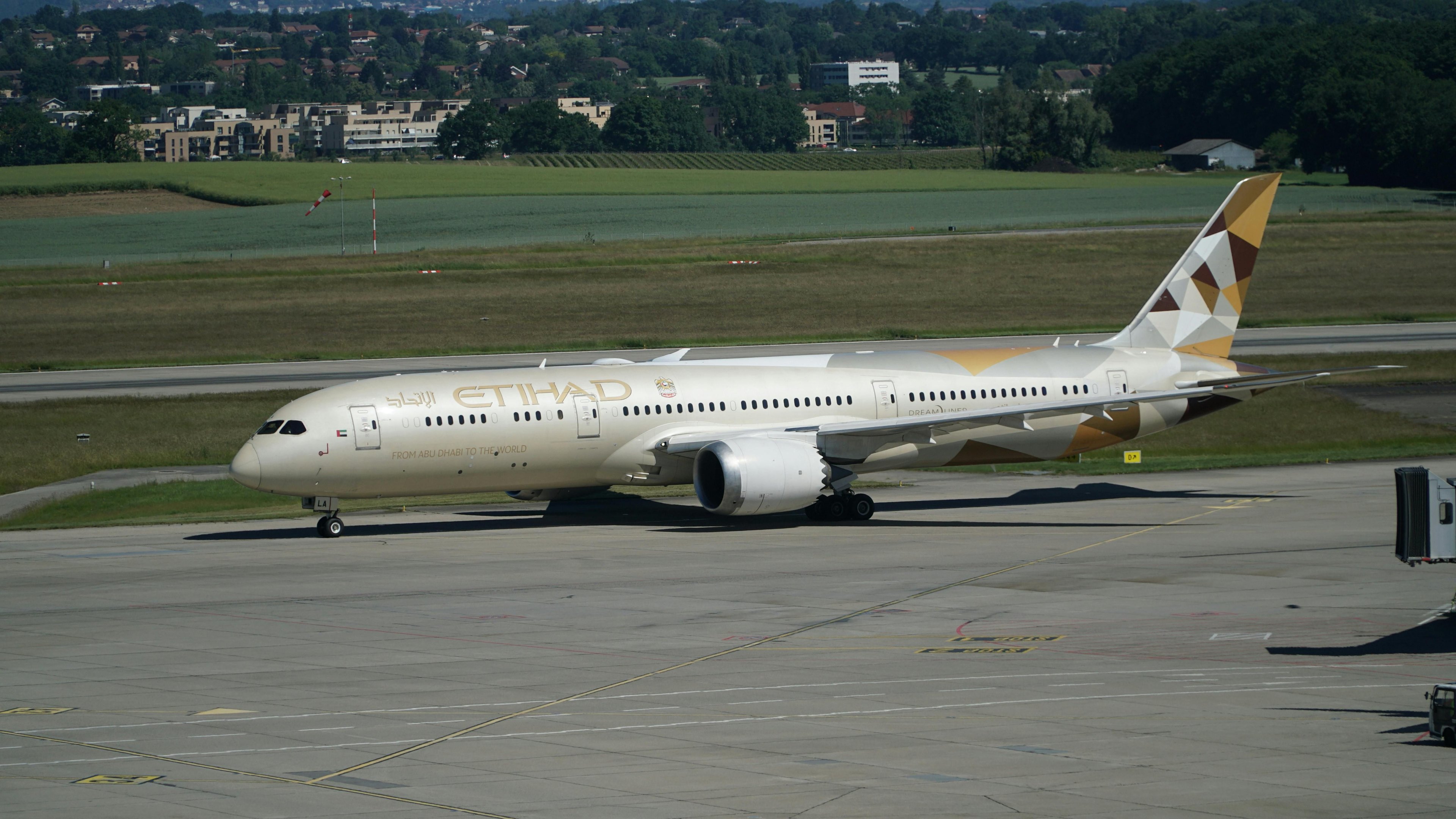 Zboruri Etihad Varșovia-Abu Dhabi