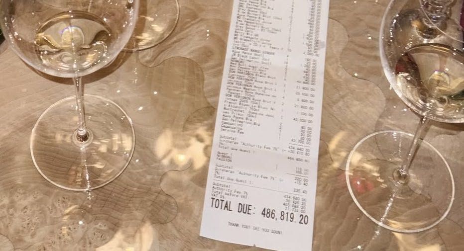 Someone paid a bill for over 480,000 AED at a restaurant in Dubai!