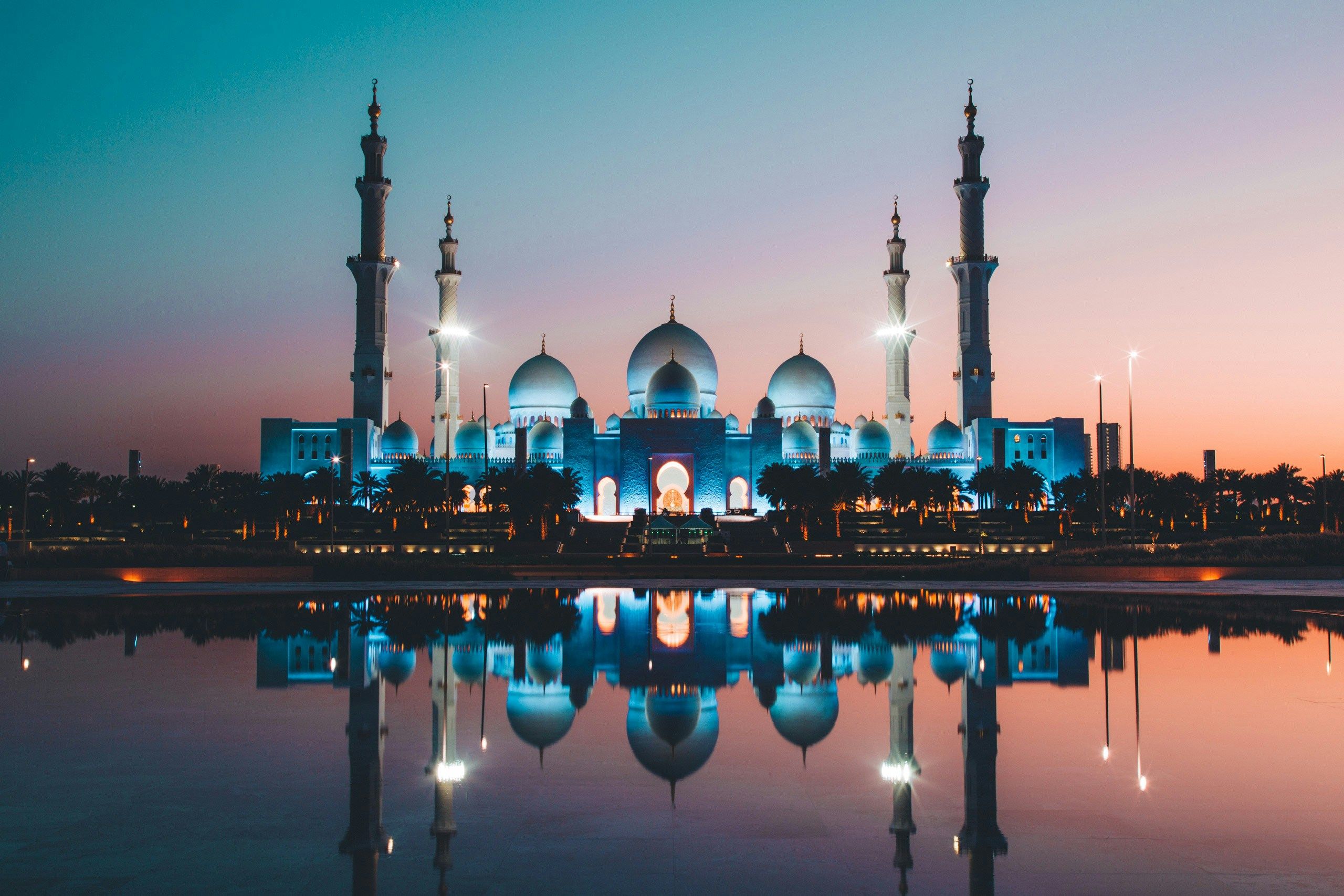 Koszty życia w Dubaju vs Abu Dhabi – szczegółowe porównanie wydatków (2026)