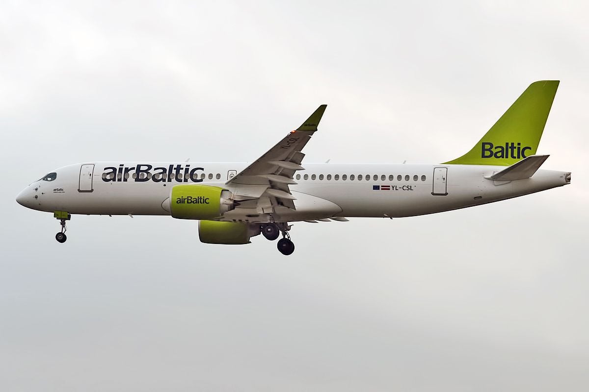 Samolot linii lotniczych airBaltic