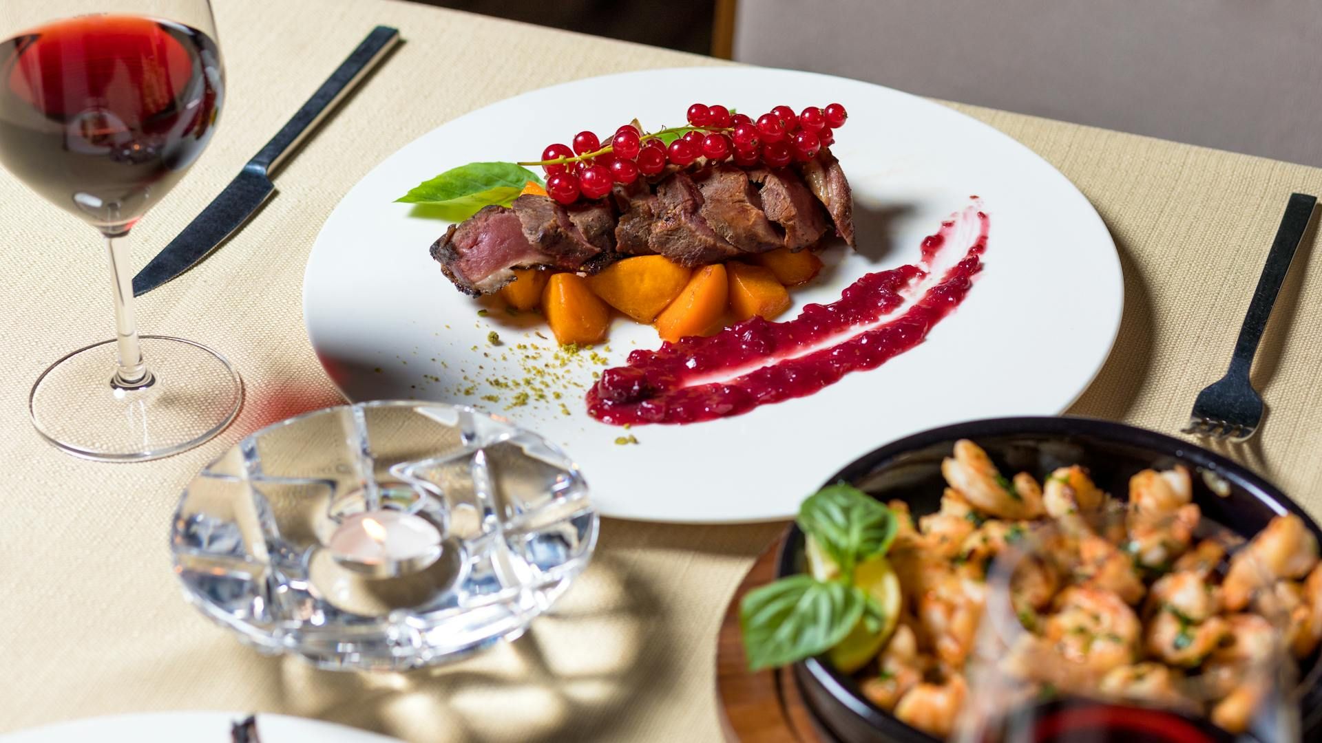 Restaurant distins cu distinctia a Bib Gourmand.