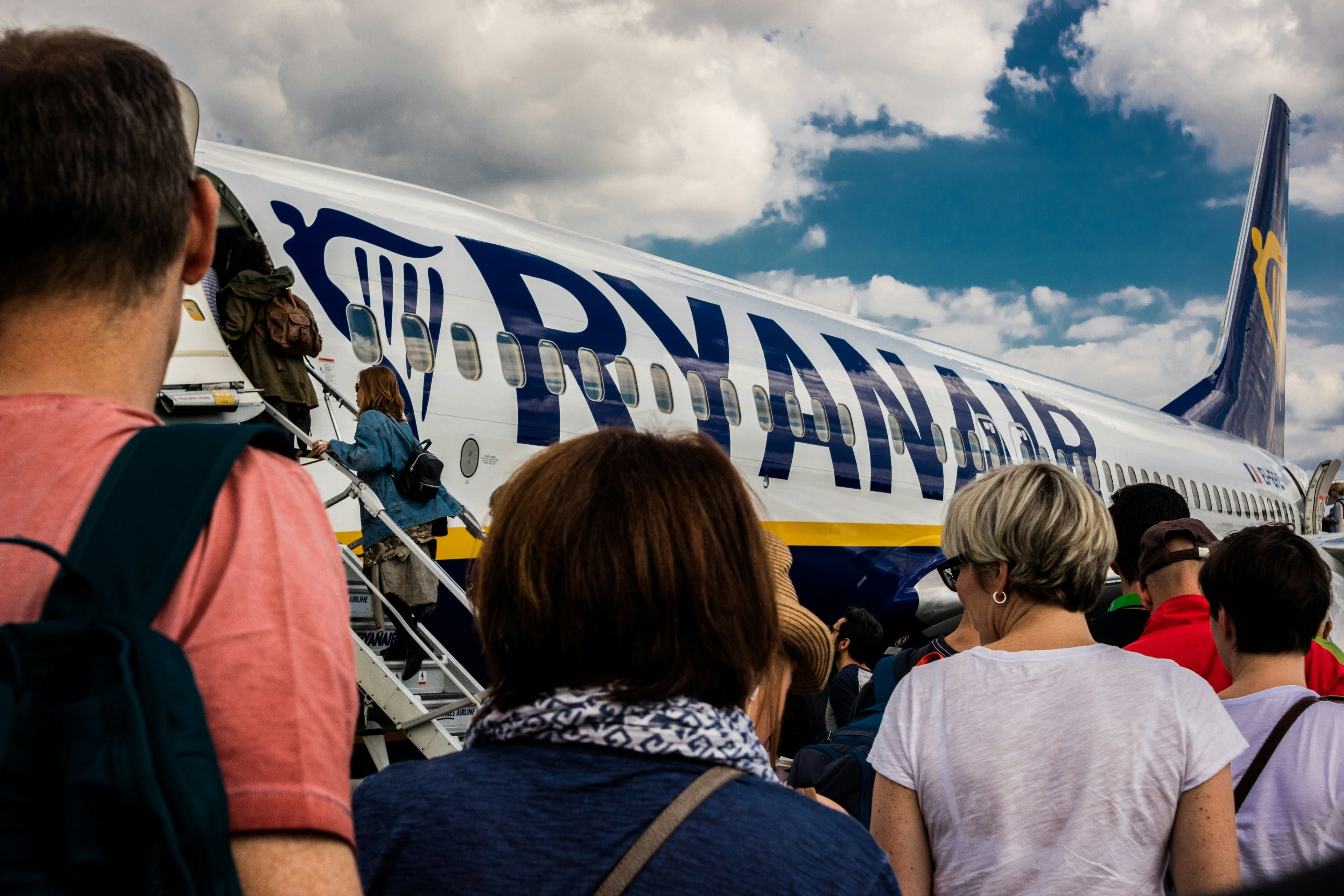 Ryanair cuts flight connections between Poland and Ireland