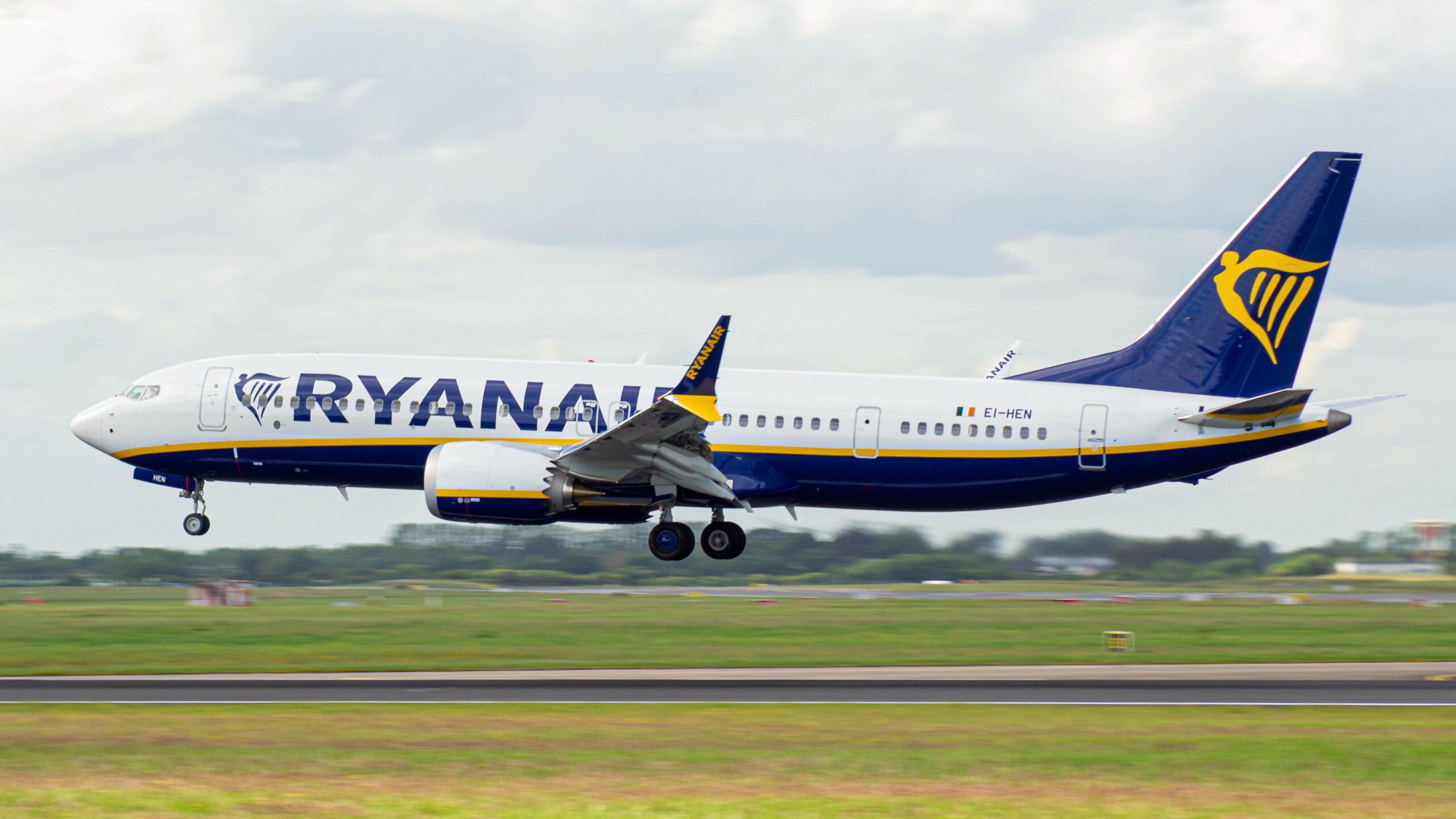 Ryanair more flights from Poland