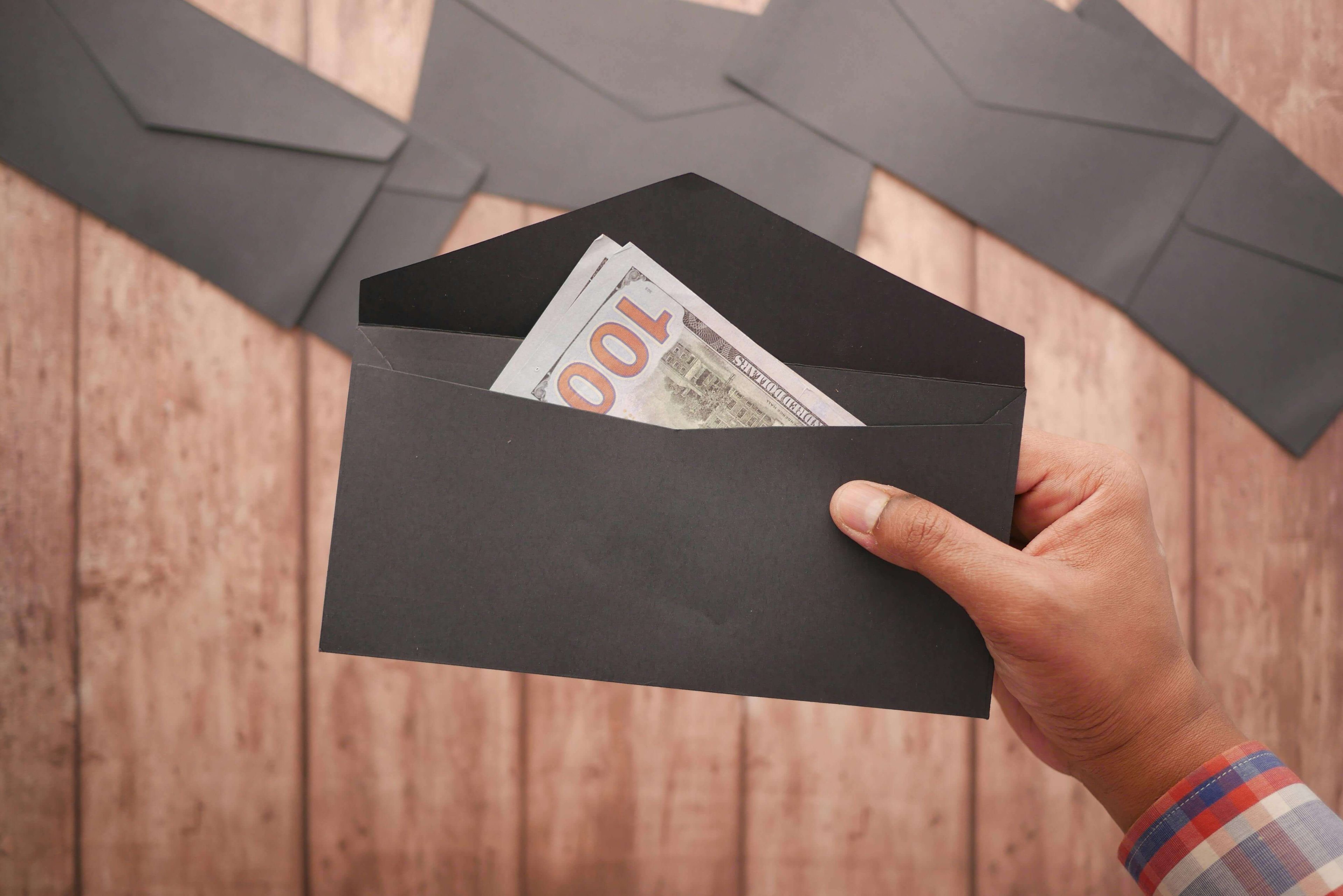 Salary negotiations in Dubai