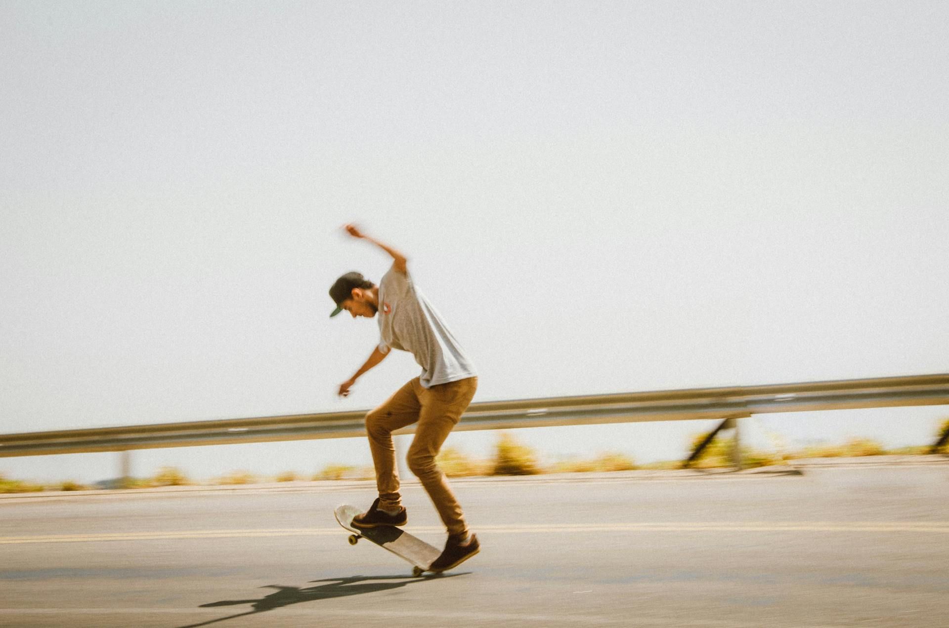 Skateboarding w Dubaju.