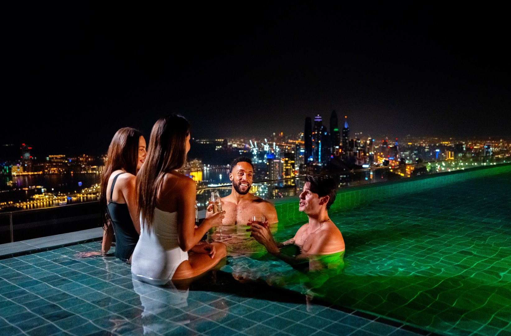 Top 10 swimming pools in Dubai where you can exchange your pass for food and drinks