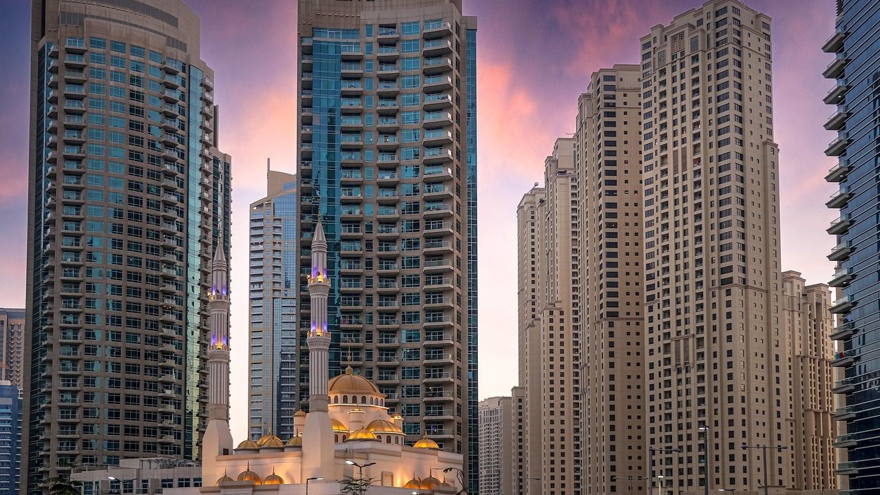 Dubaj po zmroku.