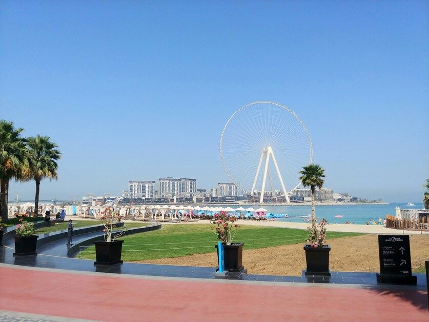 jbr-beach-atrakcje.jpg