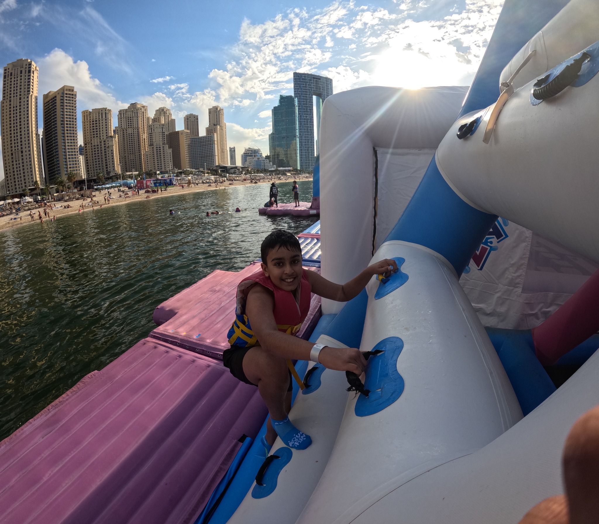 Tor przeszkód Aqua Fun w Dubaju