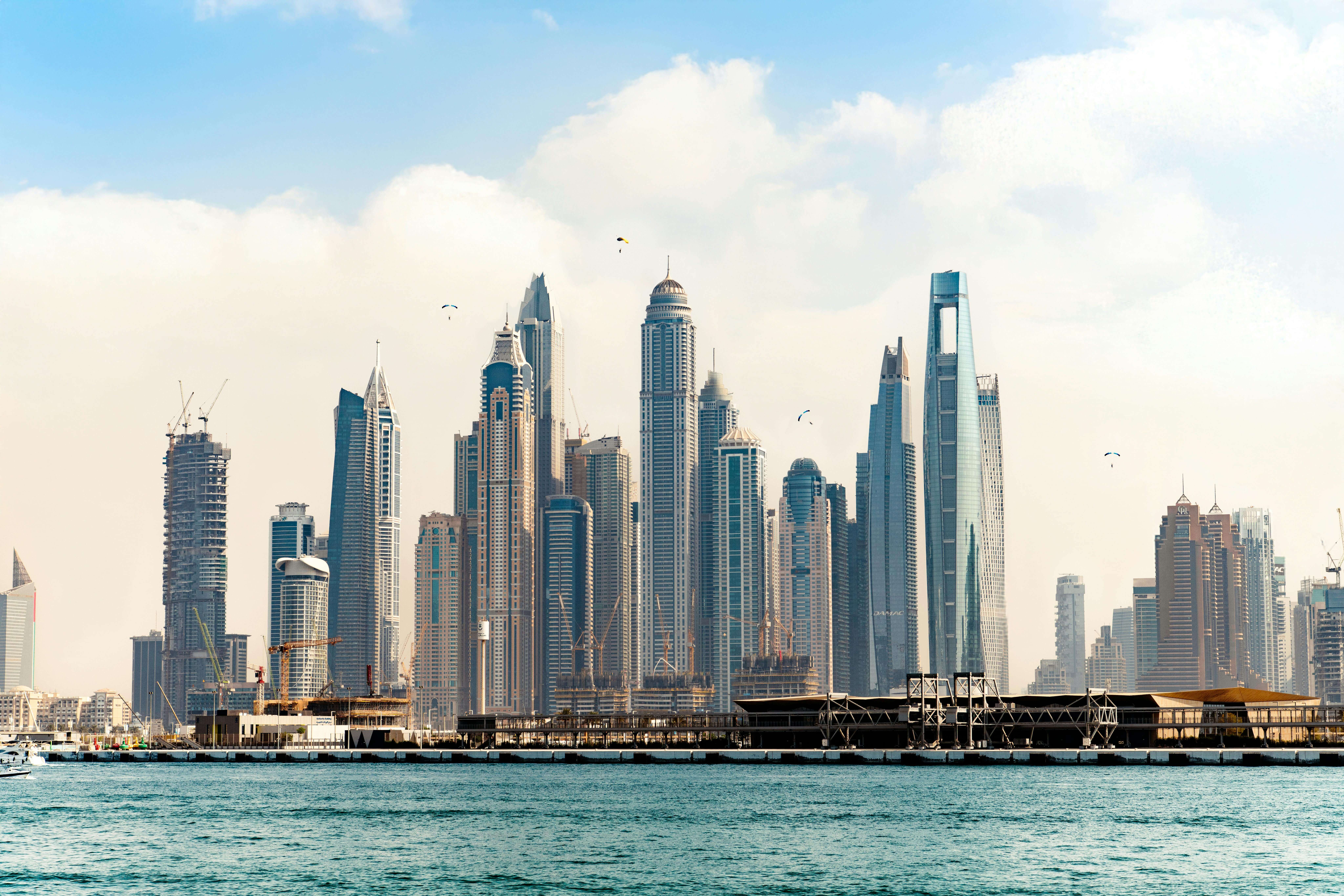 Piata muncii in Dubai