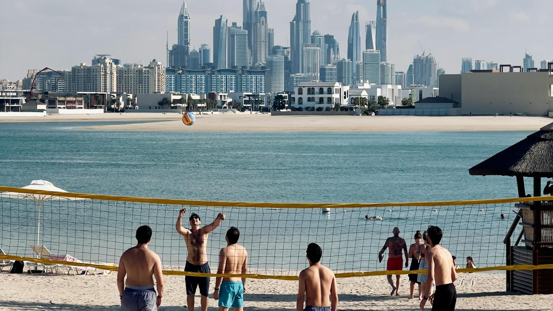 Siatkówka plażowa w Dubaju.