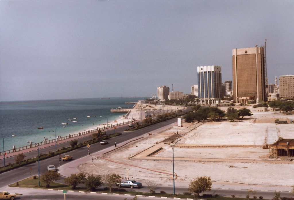 Abu Dhabi in 1982