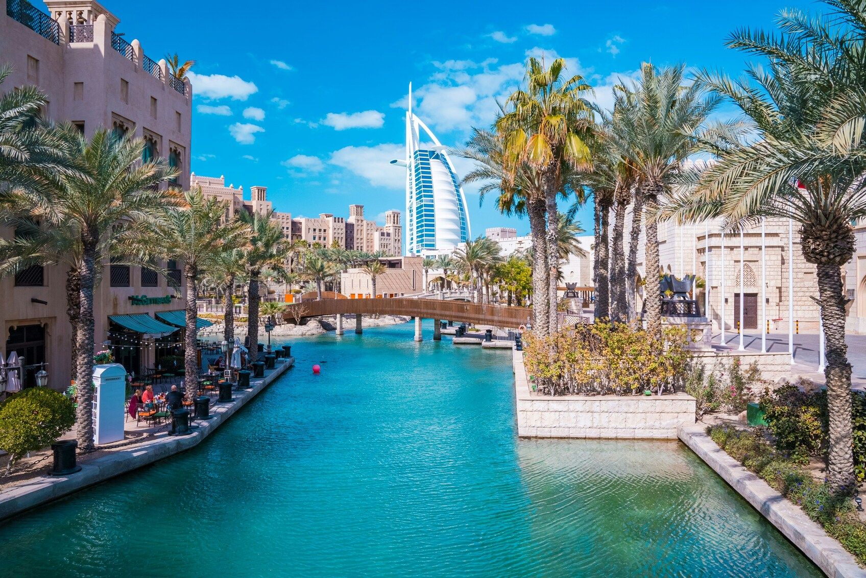 what-accommodation-in-dubai-to-choose-1.jpg