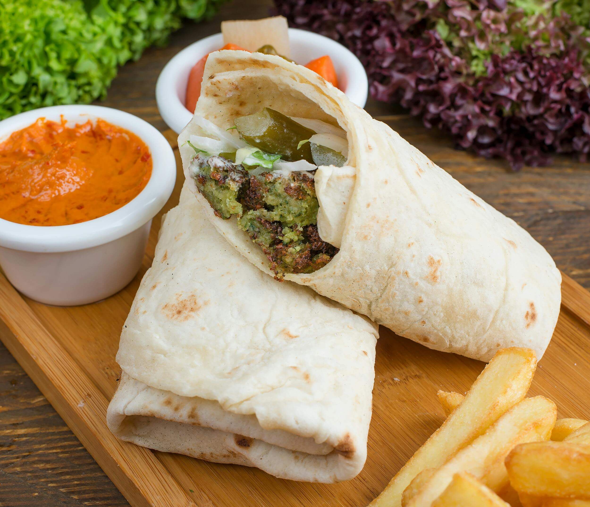 What does falafel taste like